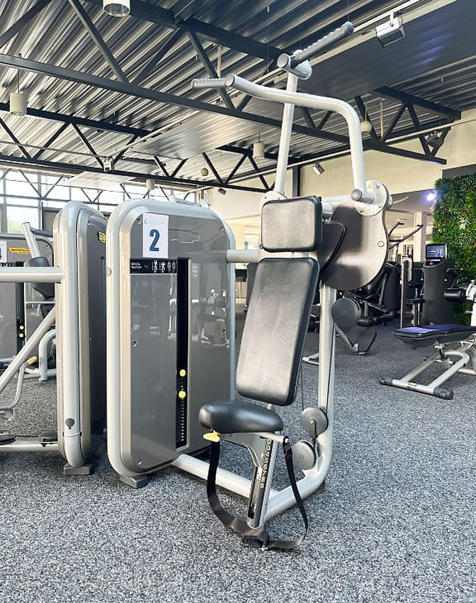 TechnoGym 13 Kraftgeräte im Set, Element Line Serie, gebraucht - überholter Zustand