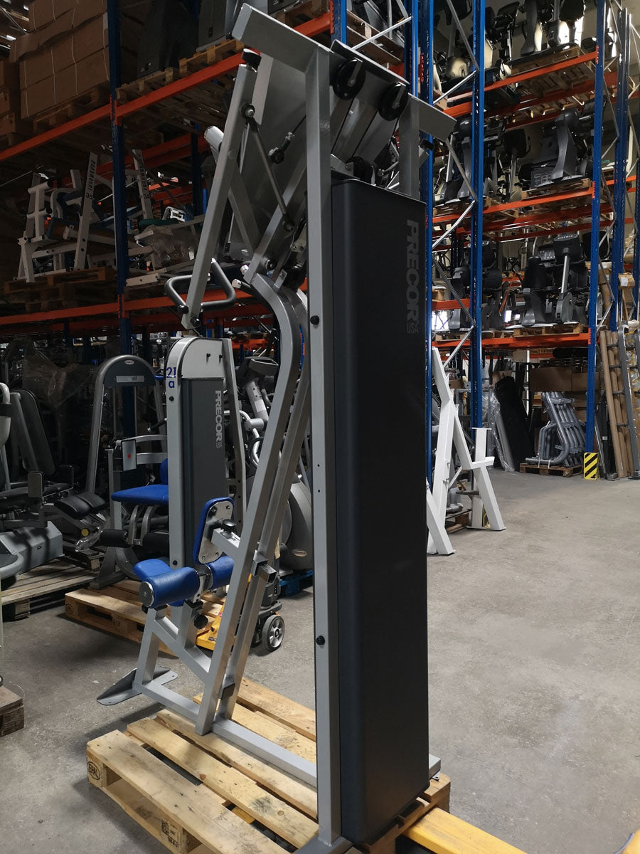 Precor Latzug, Lat Pulldown Curve dual, 105kg Gewichtsblock, Rahmenfarbe Silber, Polsterfarbe Blau, gebraucht - überholter Zustand