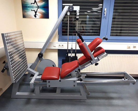 Einstellbare Beinpresse, SVG Reha Line Funktionsstemme, Rahmenfarbe: Silber-Grau, Polster: Braun, gebraucht - überholter Zustand