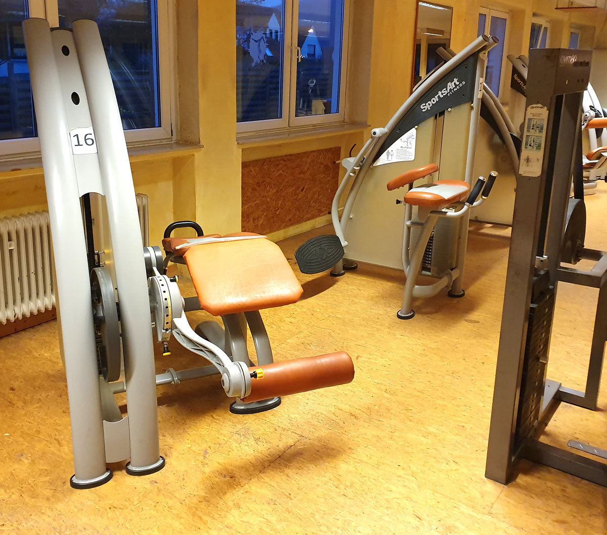 SportsArt Kraftgerätepark - 20 Kraftgeräte im Set, Status Serie, gebraucht, überholter Zustand