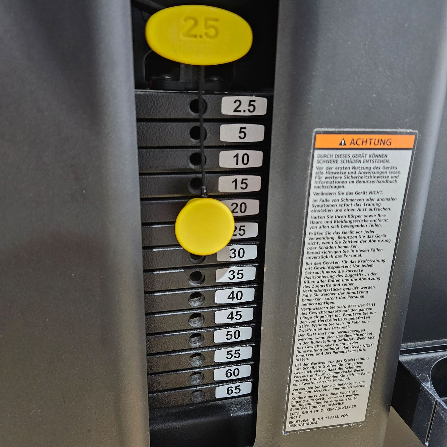 Technogym Selection Pro Reverse Fly, Butterfly Reverse, Rear Delt, color black, used, refurbished condition