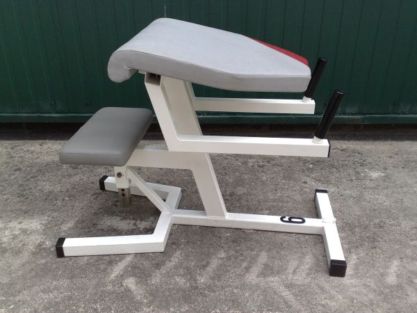 Dr. Wolff Gluteus Trainer 320 und 325, Pomaschine, Weiß, gebraucht