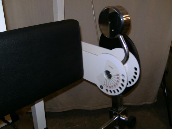 TechnoGym M427, Beinbeuger stehend, weiß, gebraucht