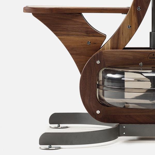 Holz-Rudergerät mit Wassertank, Marke NOHrD, seitliche Ansicht.