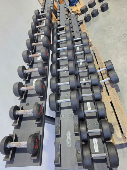 Jordan Kurzhantelsatz aus Urethane 2,5 bis 40kg in 2,5kg Stufen ( 16 Paare ) Material ähnlich Gummi bzw PU Polyurethane, INKLUSIVE Precor Kurzhantelablage, gebraucht - mit Gebrauchsspuren