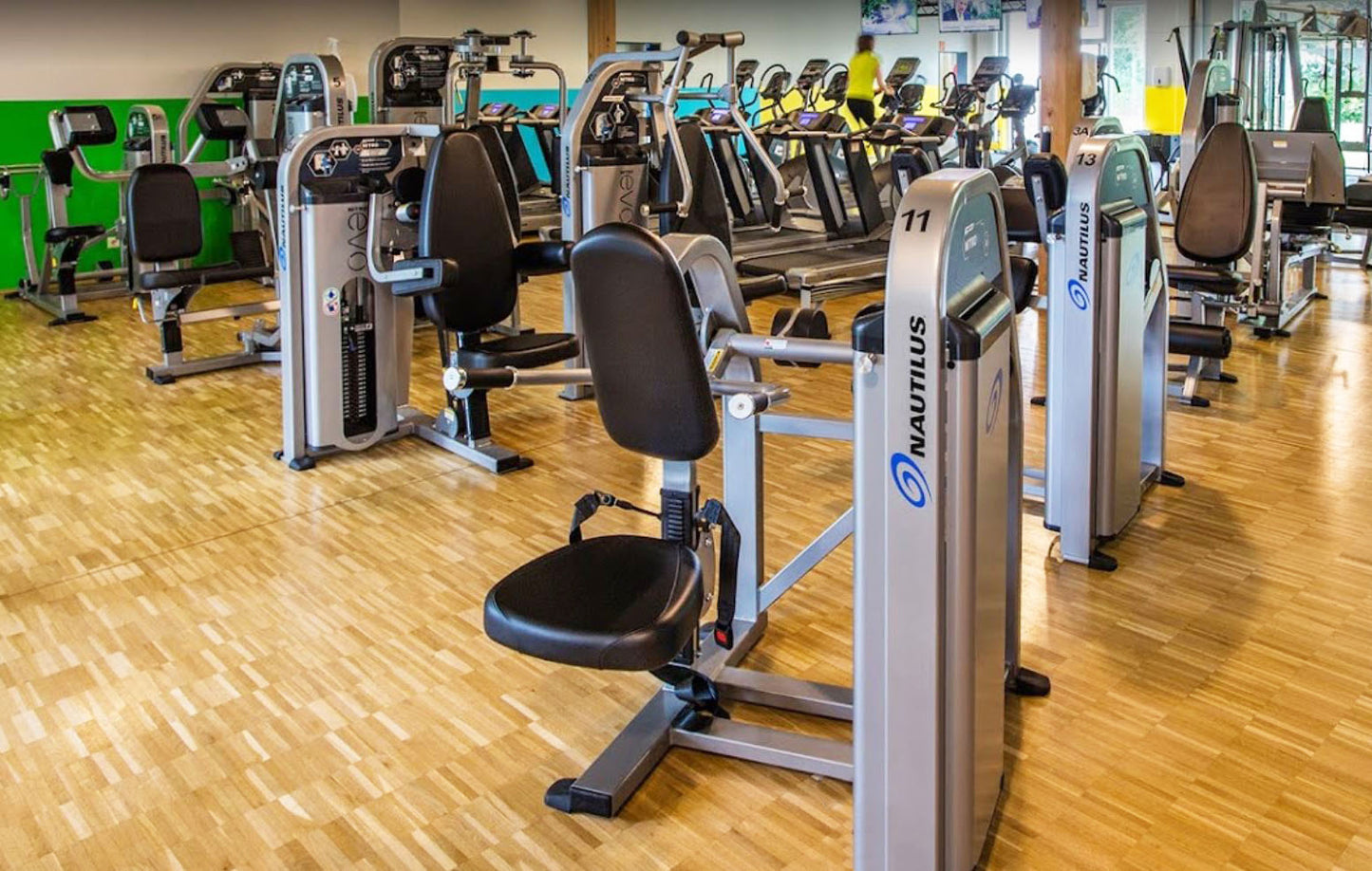 Nautilus Nitro Evo Kraftgeräte Set- 27 Fitnessgeräte und 5 Bänke im Set - gebraucht - TOP Zustand