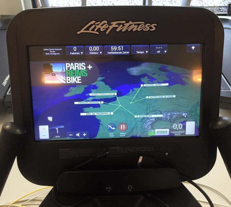 Life Fitness 18 Stk. Cardiogeräte Set, Discover SE Konsolen, TV Touch, Internet, DVB-T2 Fernsehen usw. 4 Jahre jung - Neuwertig - Top Zustand!