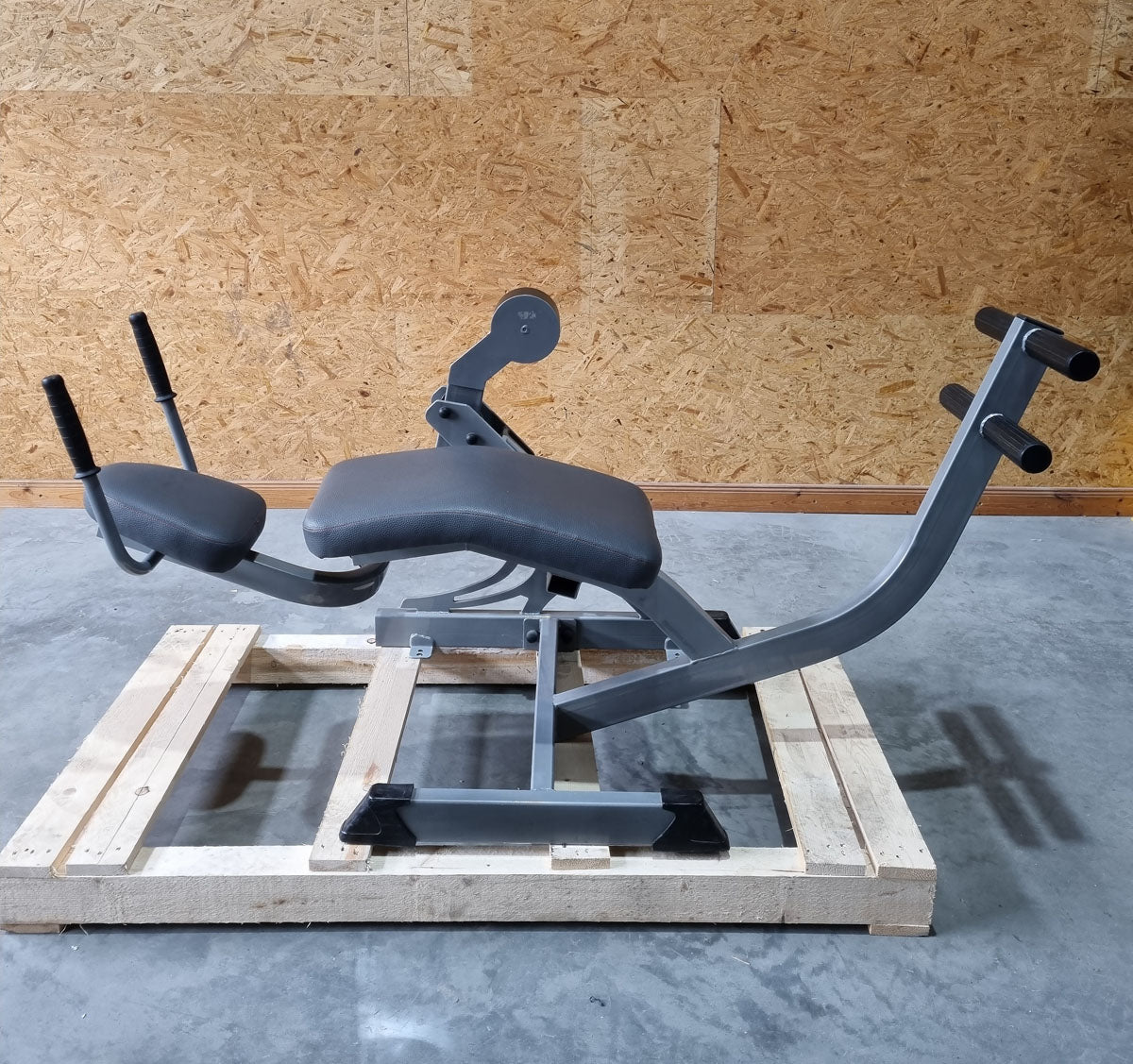 Plate loaded set, 11 strength machines, Hammer Strength replica, used - tested condition