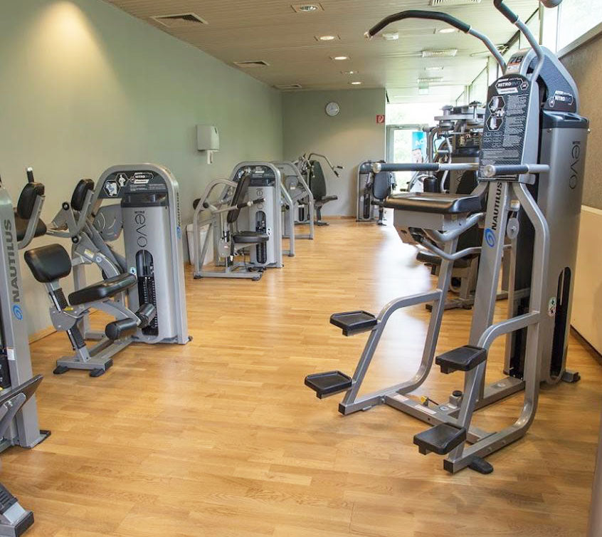 Nautilus Nitro Evo Kraftgeräte Set- 27 Fitnessgeräte und 5 Bänke im Set - gebraucht - TOP Zustand