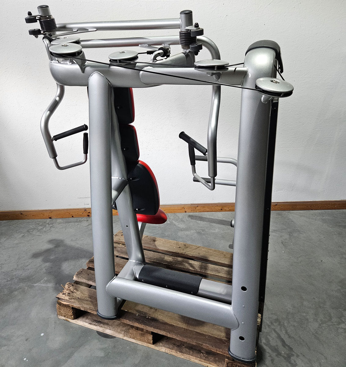 TechnoGym 18 Kraftgeräte im Set, Selection Line, Strength Machines with Stack Weight, Polster Rot, gebraucht - überholter Zustand