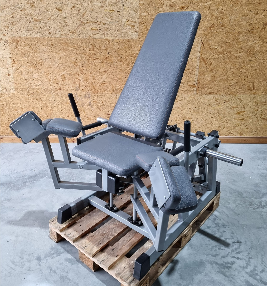 Plate loaded set, 11 strength machines, Hammer Strength replica, used - tested condition