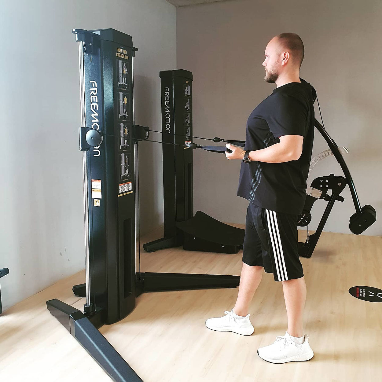Freemotion Genesis strength training set, 10 bilateral cable pulleys, built in 2019 and 2020 - can also be used as a circuit, made in the USA - used - like new condition