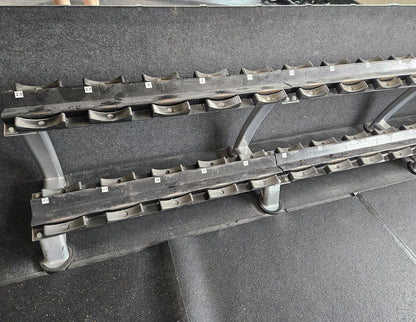 ElbeSport Kurzhantelsatz aus Guss von 2,5 bis 60kg in 2,5kg Stufen ( 24 Paare ) Oldschool, INKLUSIVE Kurzhantelablagen, gebraucht - mit Gebrauchsspuren