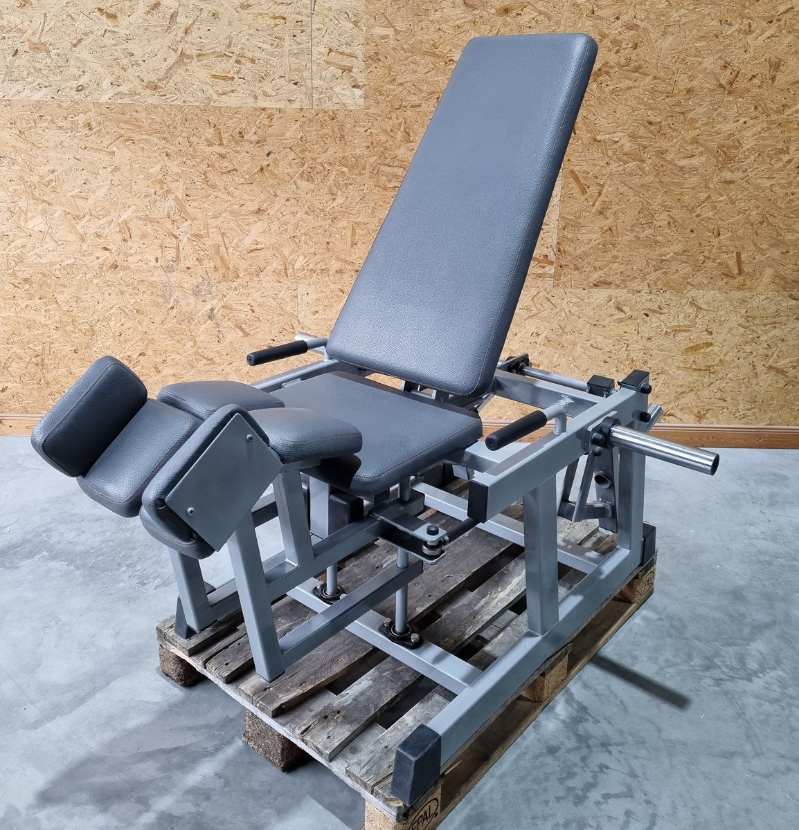 Plate loaded set, 11 strength machines, Hammer Strength replica, used - tested condition