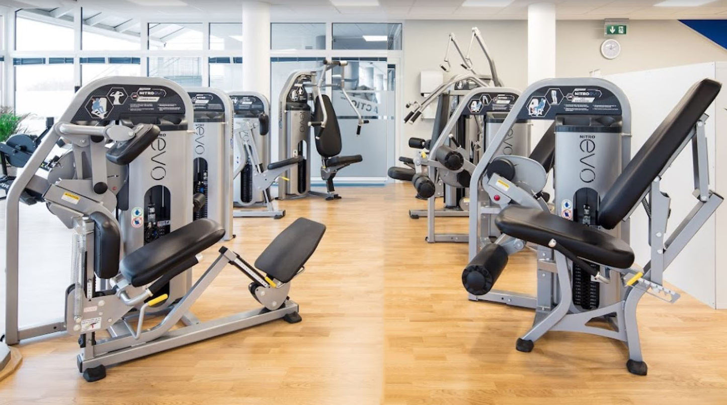 Nautilus Nitro Evo Kraftgeräte Set- 27 Fitnessgeräte und 5 Bänke im Set - gebraucht - TOP Zustand