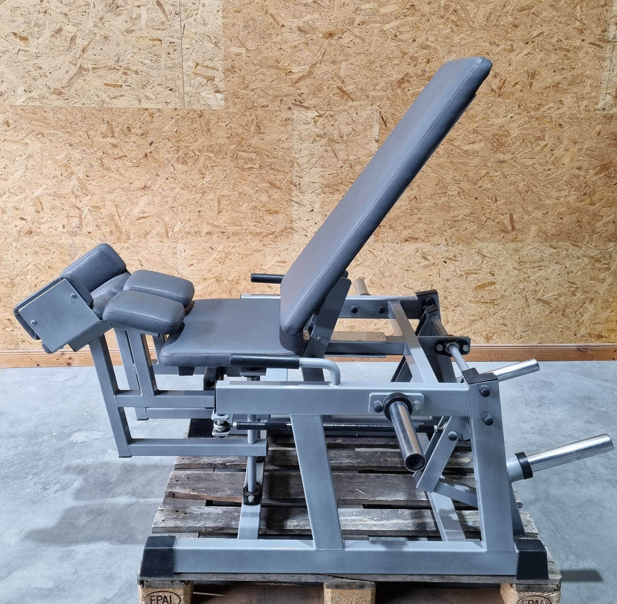 Plate loaded set, 11 strength machines, Hammer Strength replica, used - tested condition