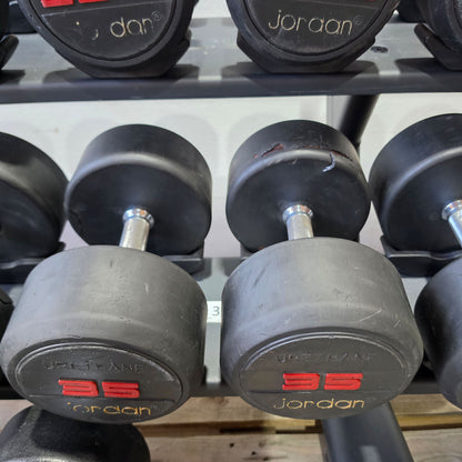 Jordan und Ziva Kurzhantelsatz aus Urethane 2,5 bis 50kg in 2,5kg Stufen ( 20 Paare ) Material ähnlich Gummi bzw Polyurethane, INKLUSIVE Precor Kurzhantelablagen, gebraucht - mit Gebrauchsspuren
