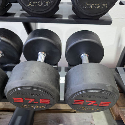 Jordan und Ziva Kurzhantelsatz aus Urethane 2,5 bis 50kg in 2,5kg Stufen ( 20 Paare ) Material ähnlich Gummi bzw Polyurethane, INKLUSIVE Precor Kurzhantelablagen, gebraucht - mit Gebrauchsspuren