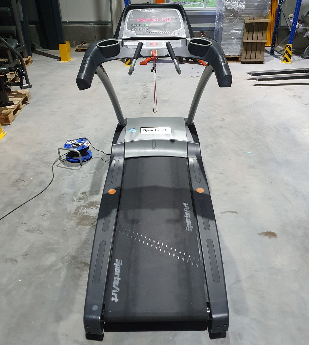 SportsArt Laufband, T652 Commercial Treadmill, Rahmen Silber-Schwarz, gebraucht - überholter Zustand