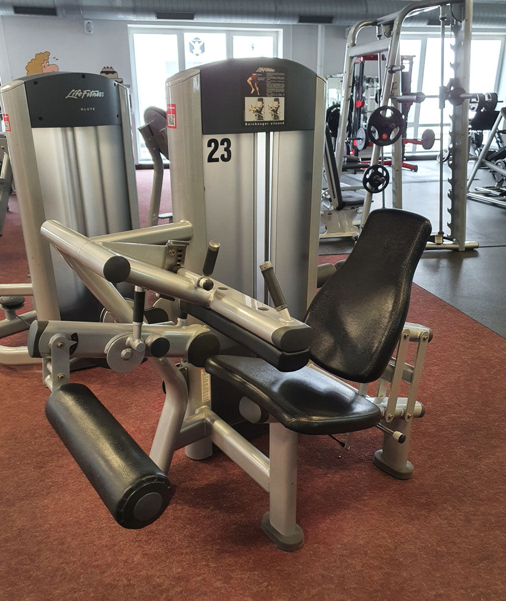 Life Fitness Set 10 Kraftgeräte, Signature Serie, Rahmen Silber, Polster Schwarz, gebraucht - überholter Zustand