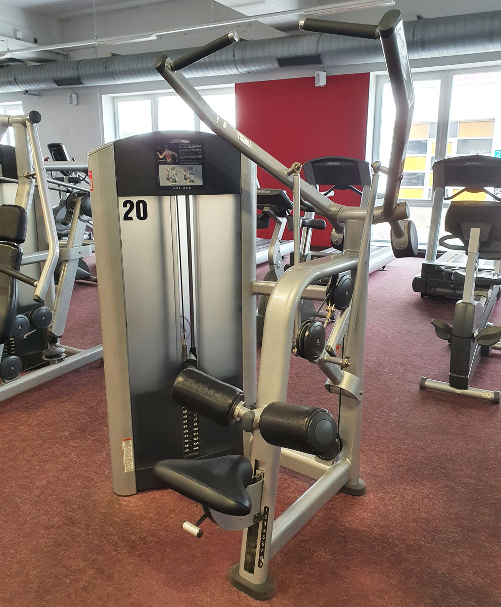 Life Fitness Set 10 Kraftgeräte, Signature Serie, Rahmen Silber, Polster Schwarz, gebraucht - überholter Zustand
