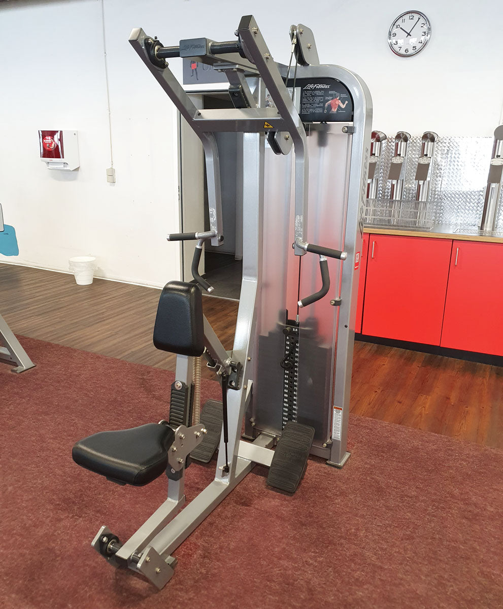 Life Fitness Pro2 und Hammer Strength - 15 Kraftgeräte im Set, Rahmen Silber, gebraucht - überholter Zustand