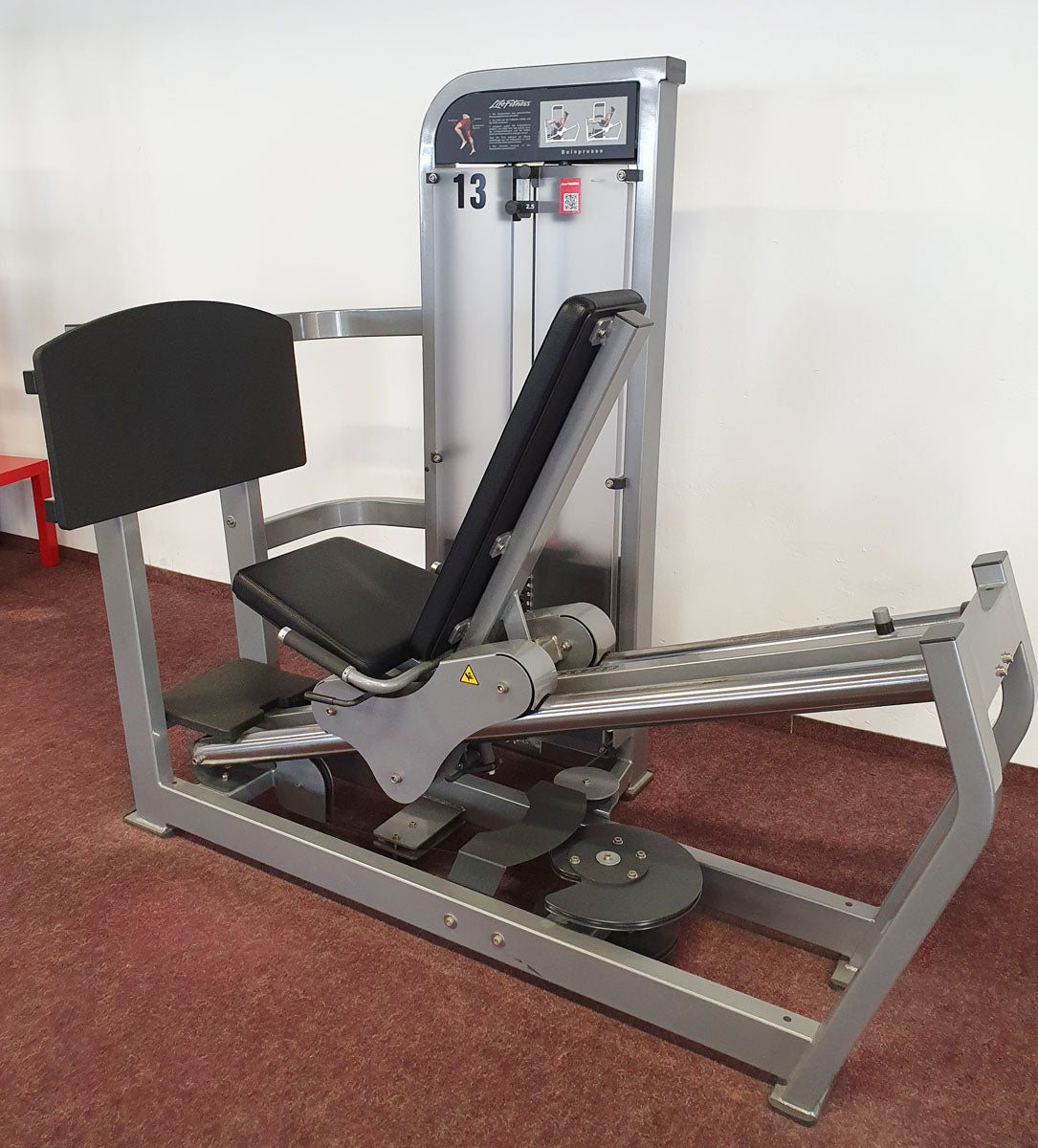 Life Fitness Pro2 und Hammer Strength - 15 Kraftgeräte im Set, Rahmen Silber, gebraucht - überholter Zustand