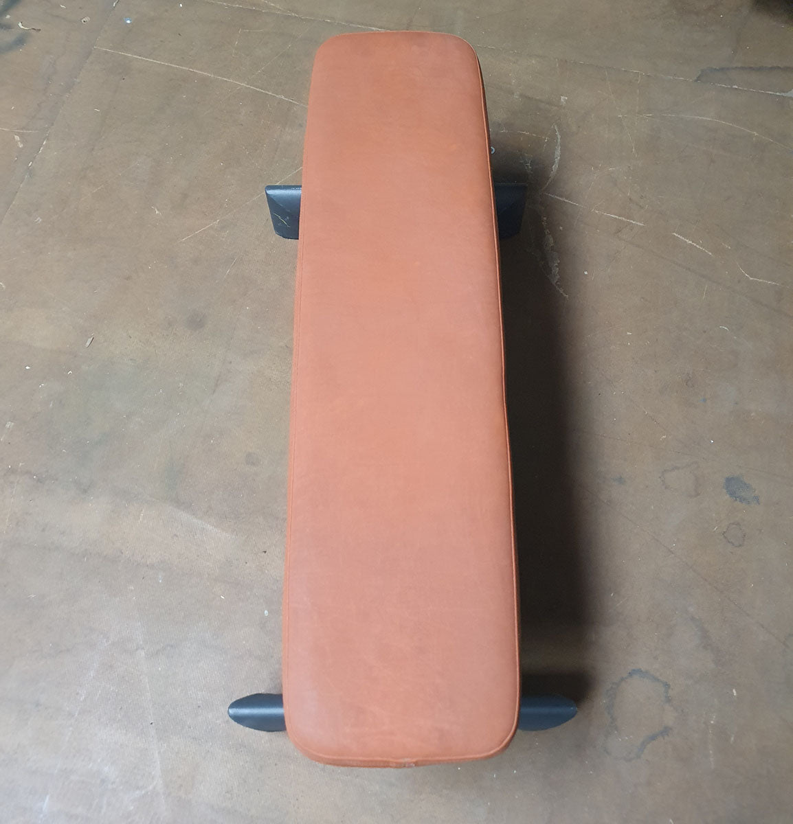 Gym80 flat bench 4005 Basic, Sygnum series, frame anthracite, upholstery orange, used - refurbished condition