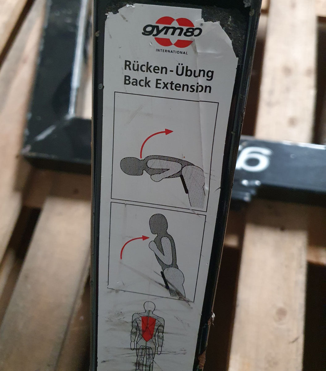 Gym80 Rückenstreckerbank, 45 Grad, Hyperextension, Rahmen Schwarz, Polster Rot, gebraucht - überholter Zustand