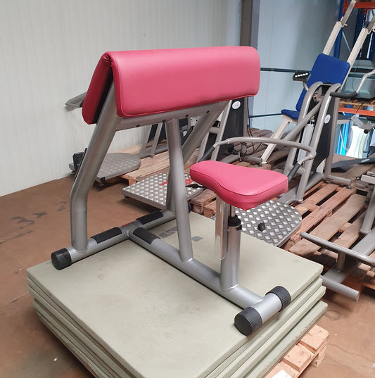 Oemmebi Scottcurl Bank, Scott bench, Bizeps Trainingsbank, Rahmen Silber, Polster Rot, Ausstellungsartikel - guter Zustand