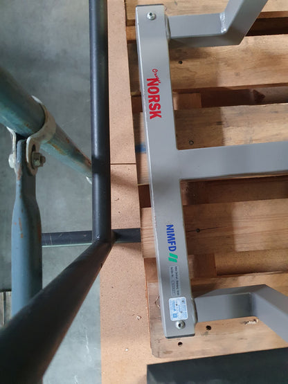 Norsk/ Sanimed Rückenstreckerbank, 45 Grad, Hyperextension, verstellbar, Rahmenfarbe Grau/Silber, Polsterfarbe Schwarz, gebraucht - überholter Zustand