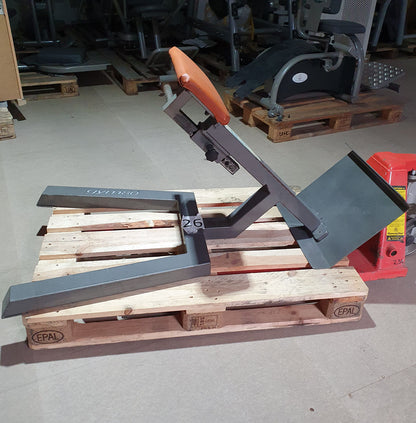 Gym80 Rückenstreckerbank, 45 Grad, Hyperextension, Rahmen Silber, Polster Braun, gebraucht mit Gebrauchsspuren