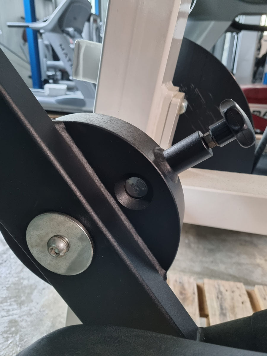 Gym80 Beinbeuger liegend, Edition Line, Rahmenfarbe Weiß, Polsterfarbe Schwarz, gebraucht - überholter Zustand