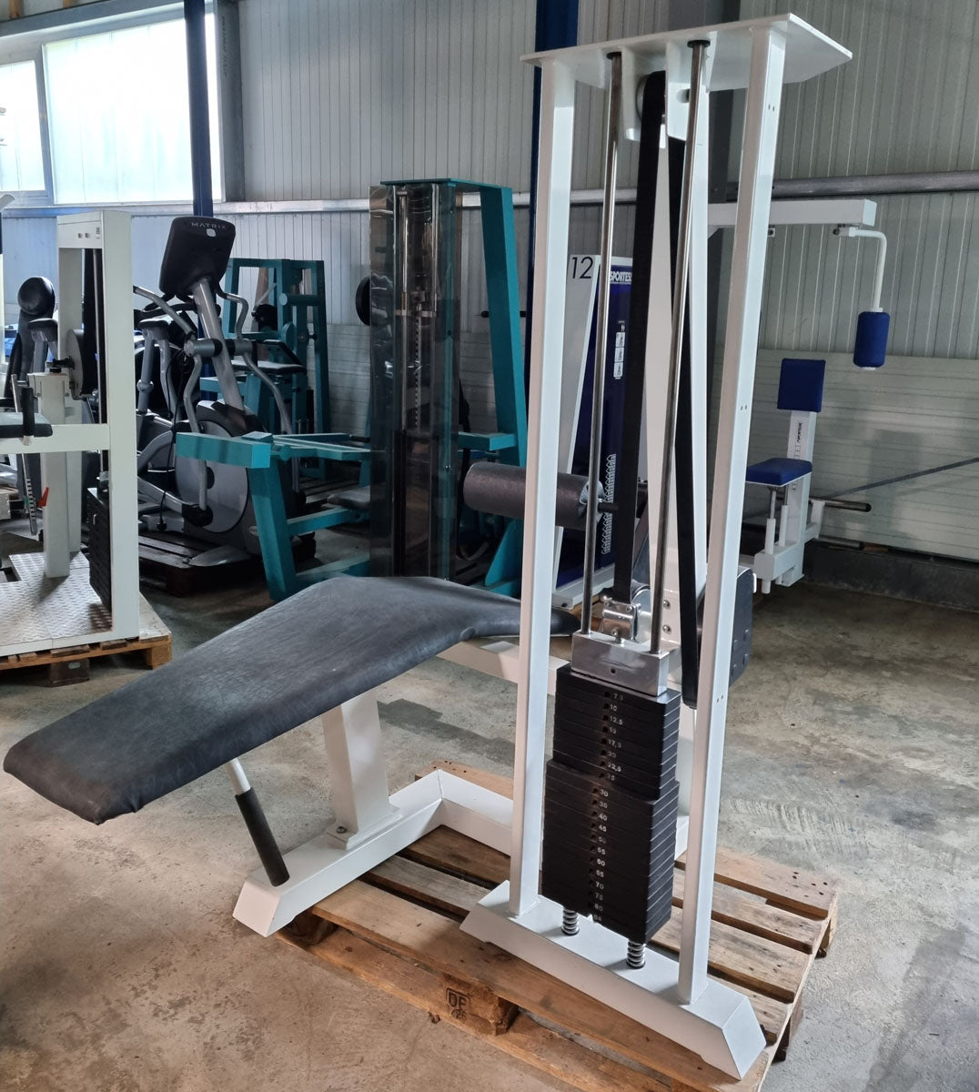 Gym80 Beinbeuger liegend, Edition Line, Rahmenfarbe Weiß, Polsterfarbe Schwarz, gebraucht - überholter Zustand