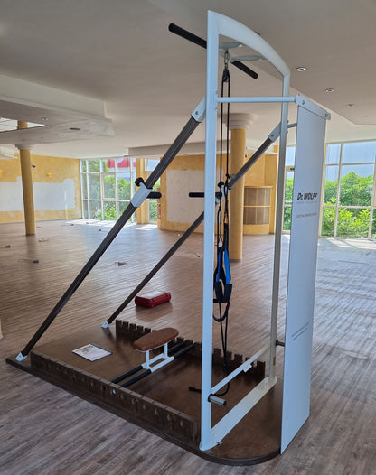 Dr. Wolff Functional Training Station 786, Rahmenfarbe Weiß, Polsterfarbe Braun, gebraucht - überholter Zustand