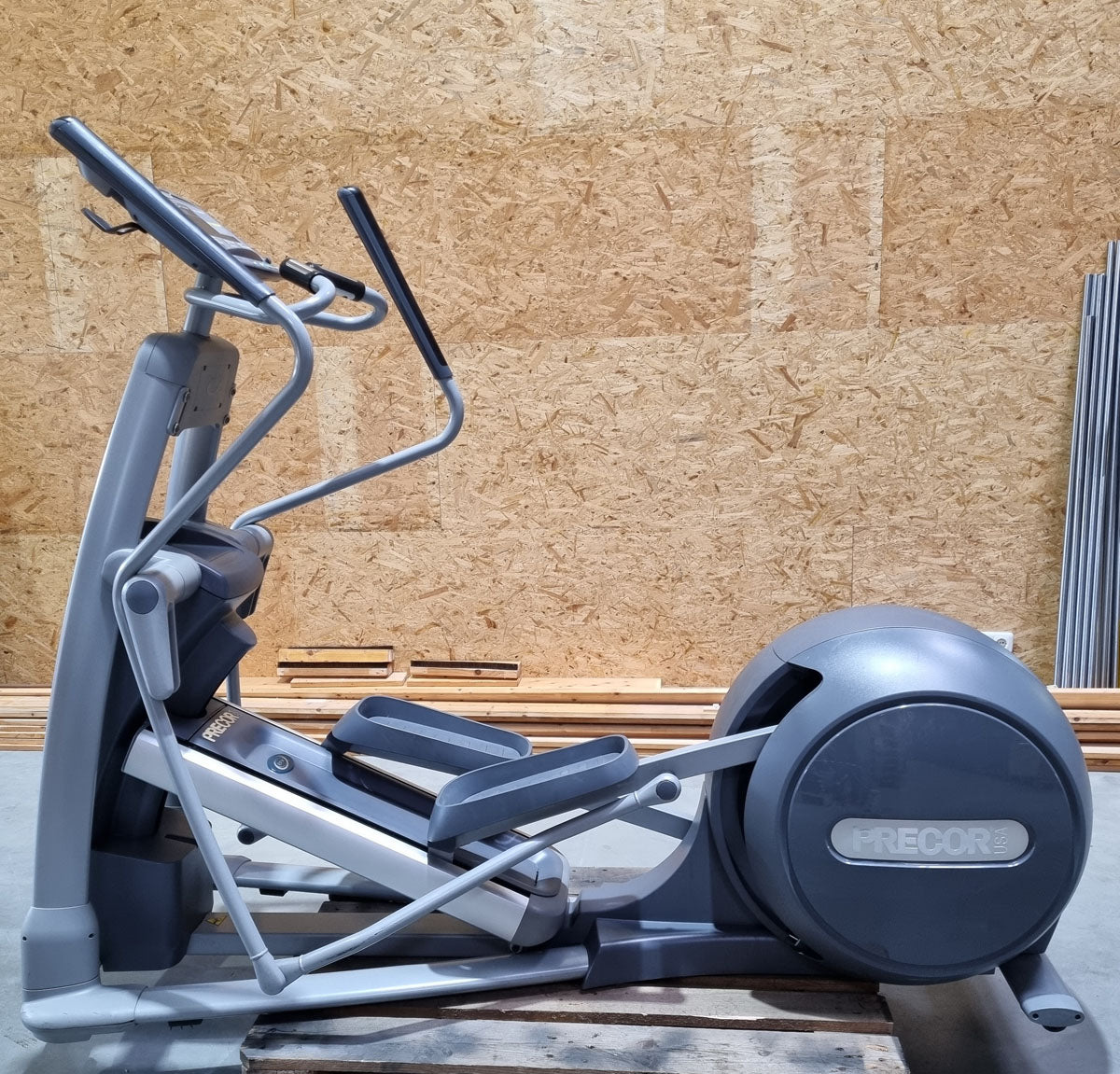 Precor Crosstrainer, EFX 576i mit CrossRamp - Steigung verstellbar, Ellipsentrainer - gebraucht - überholter Zustand
