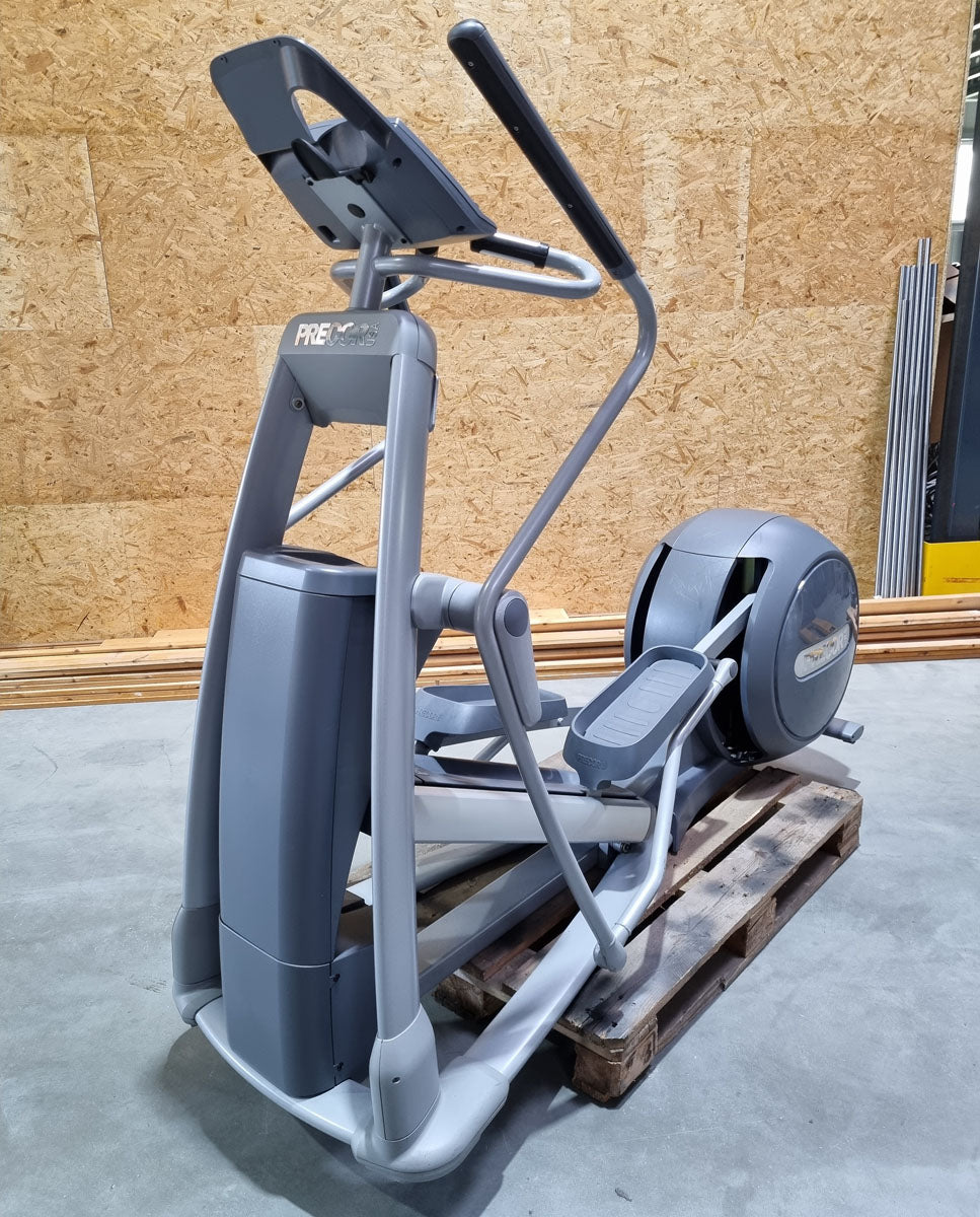 Precor Crosstrainer, EFX 576i mit CrossRamp - Steigung verstellbar, Ellipsentrainer - gebraucht - überholter Zustand