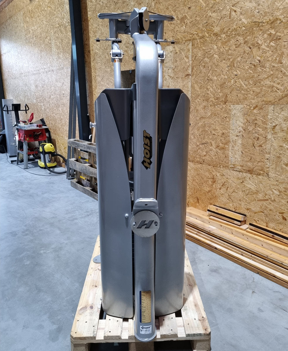 Hoist Dual Series Butterfly und Butterfly Reverse - 2 in 1 Kombimaschine, HD-3900 mit drehbaren Griffen, Rahmenfarbe Silber, Polsterfarbe Schwarz, gebraucht - überholter Zustand