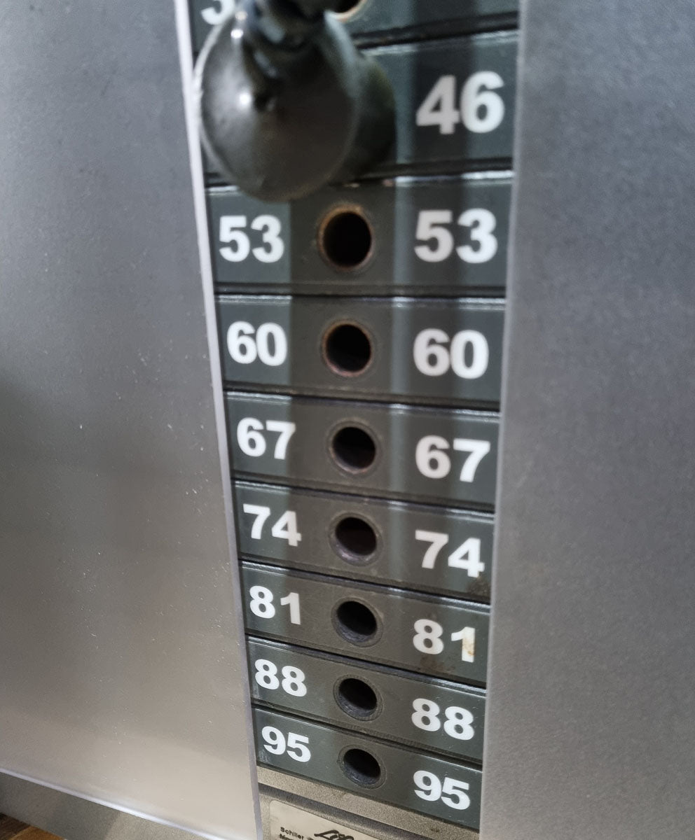 Life Fitness Pro 2 Seithebemaschine, Lateral Raise, Rahmenfarbe Silber, Polsterfarbe Schwarz, gebraucht -  überholter Zustand