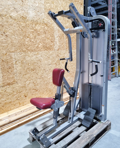 Life Fitness Rudern mit Bruststütze, Row, Pro2 Serie, Rahmenfarbe Silber, Polsterfarbe Rot, gebraucht - überholter Zustand