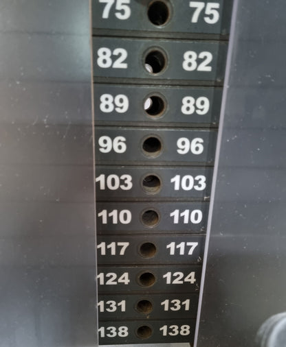 Life Fitness Rudern mit Bruststütze, Row, Pro2 Serie, Rahmenfarbe Silber, Polsterfarbe Rot, gebraucht - überholter Zustand