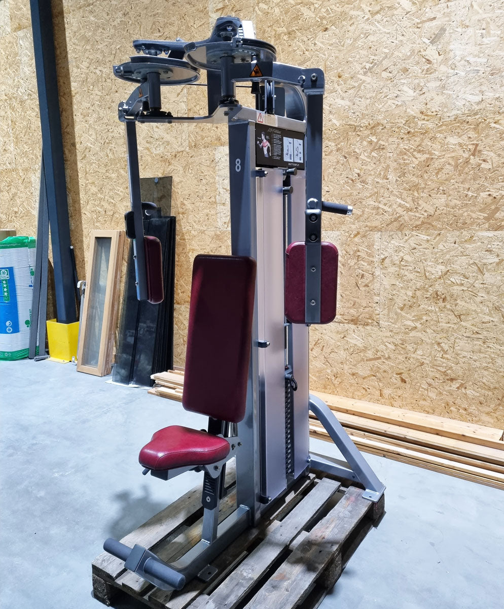 Life Fitness Pro 2 Butterfly, Pectoral Fly Hammer Strenght, Rahmenfarbe Silber, Polsterfarbe Rot, gebraucht - überholter Zustand