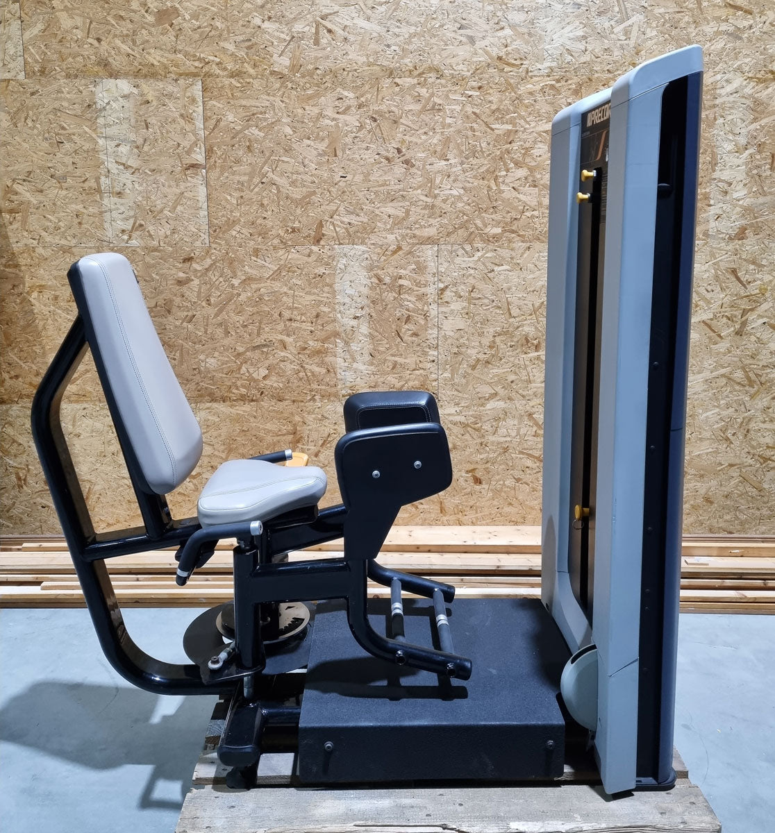 Precor Adduktoren und Abduktoren Kraftgeräte mit Steckgewichten im Set als Paar, Rahmenfarbe Schwarz, Polsterfarbe Grau, gebraucht - überholter Zustand