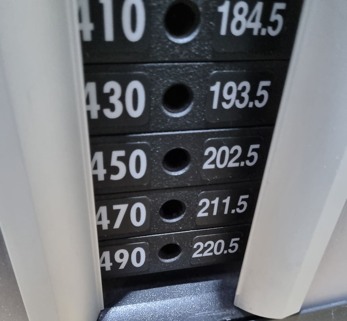 Cybex Eagle Beinpresse, Leg Press mit Steckgewichten, Stack Weight, Rahmenfabre Weiß, Polsterfarbe Schwarz, gebraucht - überholter Zustand