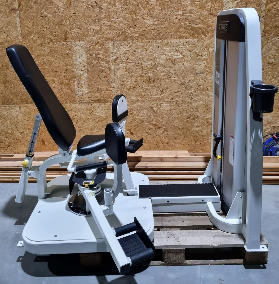 Cybex Eagle Abduktoren und Adduktoren Kombimaschine 2 in 1 - Hip Abduction and Hip Adduction, Rahmenfarbe Weiß, Polsterfarbe Schwarz, gebraucht - überholter Zustand