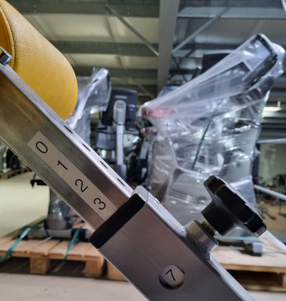 SVG Hyperextension 45° - Rückenstreckerbank, verstellbar, Rahmenfarbe Silber, Polsterfarbe Gelb, gebraucht - überholter Zustand