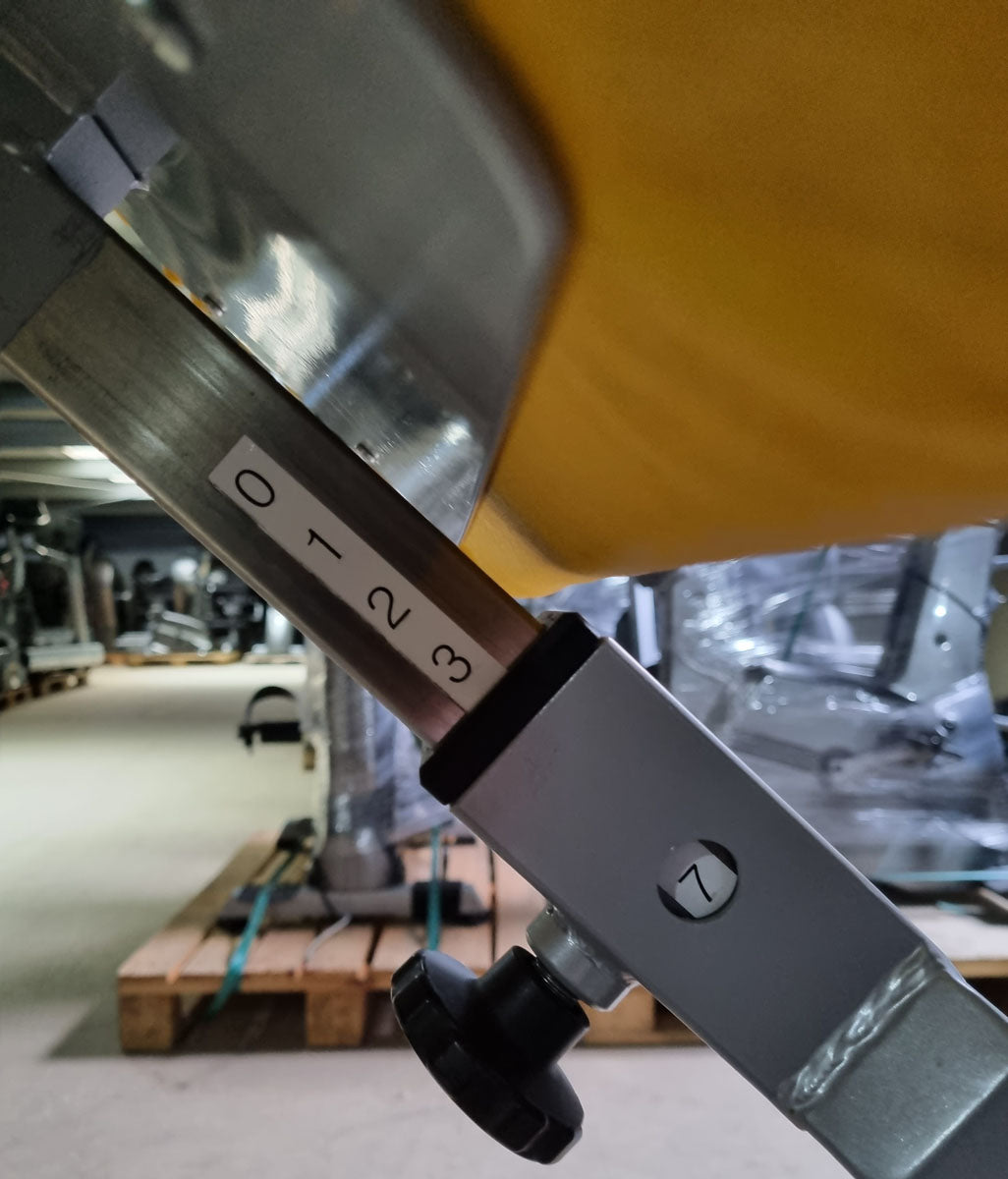 SVG Hyperextension 45° - Rückenstreckerbank, verstellbar, Rahmenfarbe Silber, Polsterfarbe Gelb, gebraucht - überholter Zustand