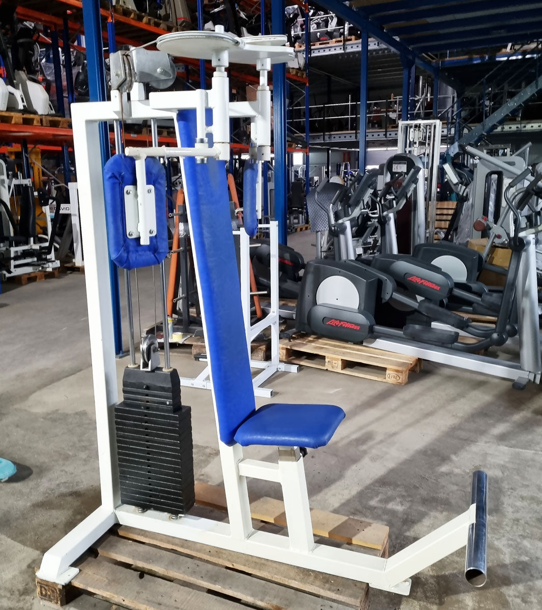 Gym80 Butterfly, old school bodybuilding strength machine, frame white, used with signs of wear