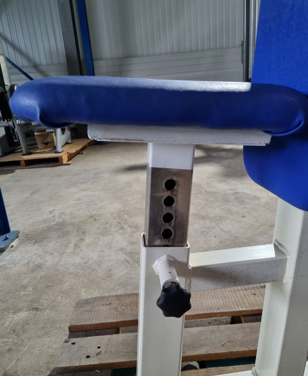 Gym80 Butterfly, old school bodybuilding strength machine, frame white, used with signs of wear