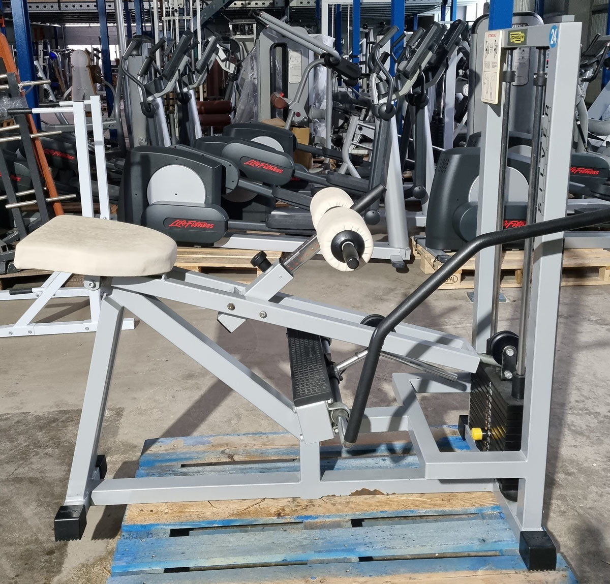 Technogym Seated Calf Sitting Calf Machine, Sitting Calf, Silverline, Oldschool, Frame color silver, used with signs of wear